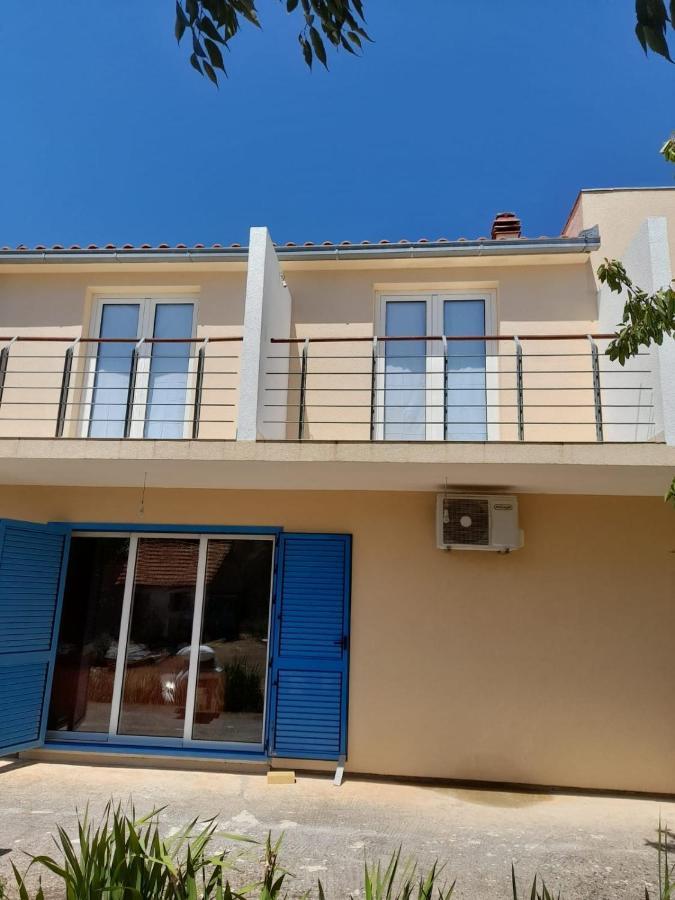 Holiday Home Anita Unesic Exterior photo