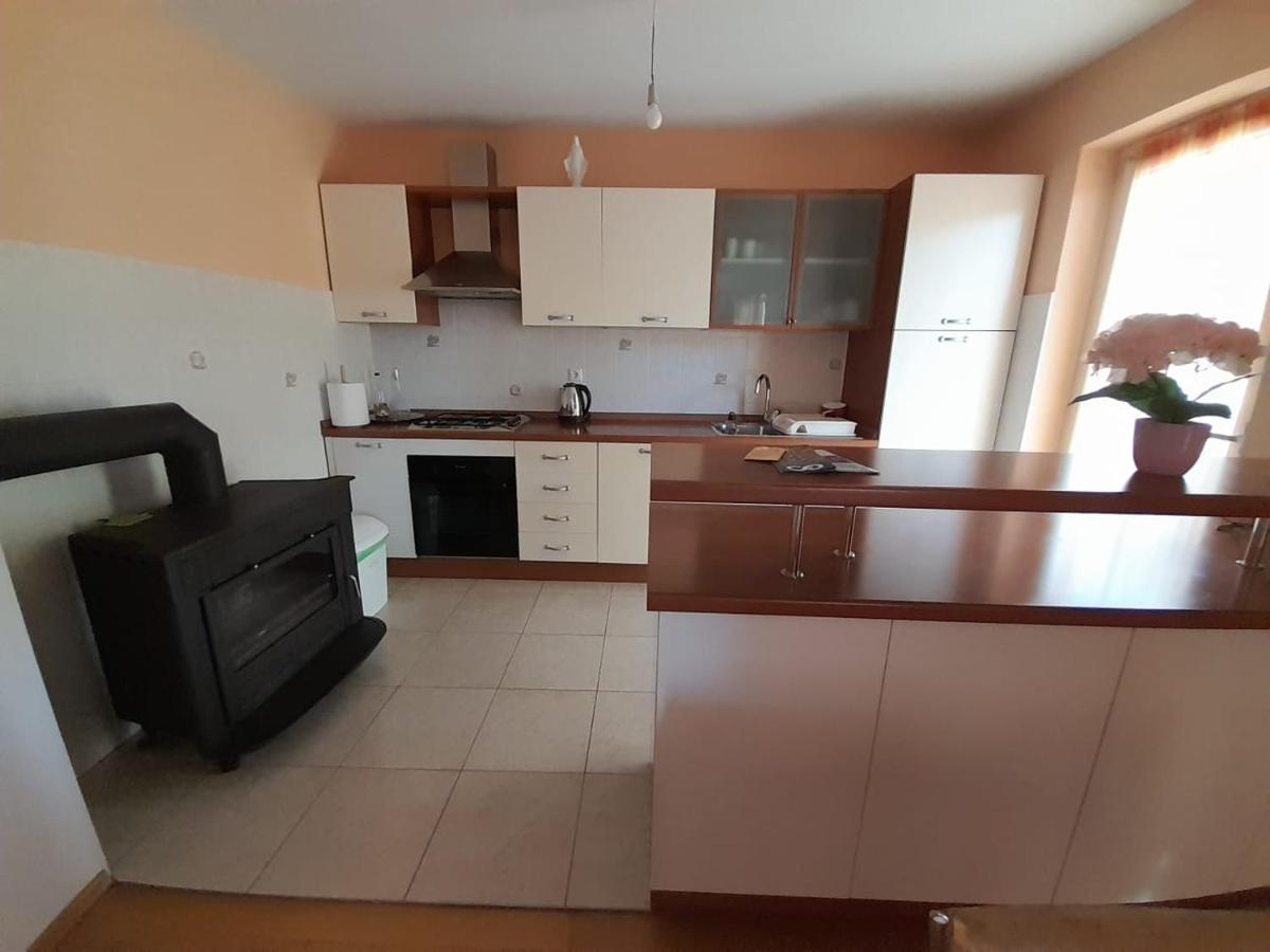 Holiday Home Anita Unesic Exterior photo