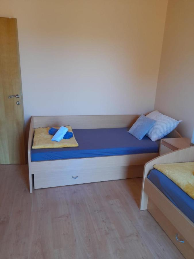 Holiday Home Anita Unesic Exterior photo