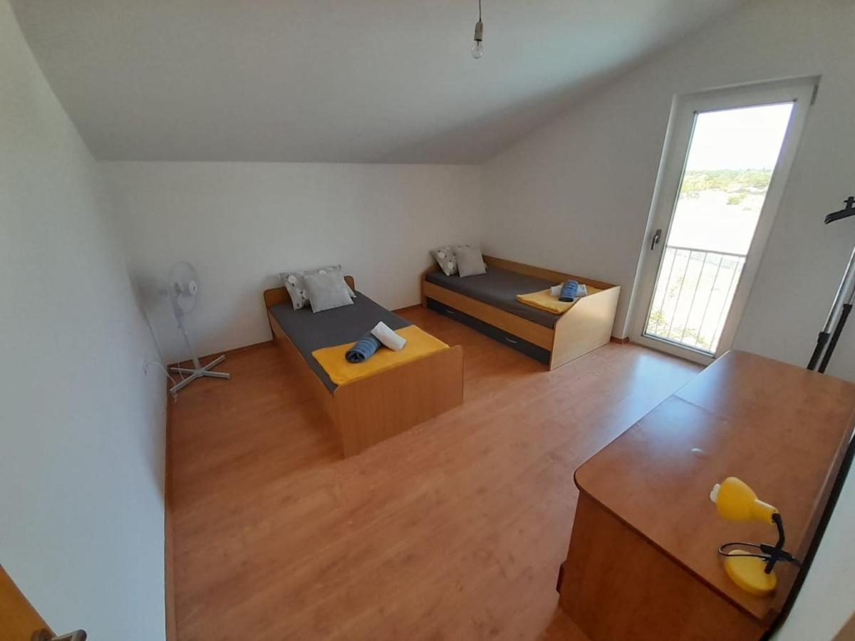 Holiday Home Anita Unesic Exterior photo