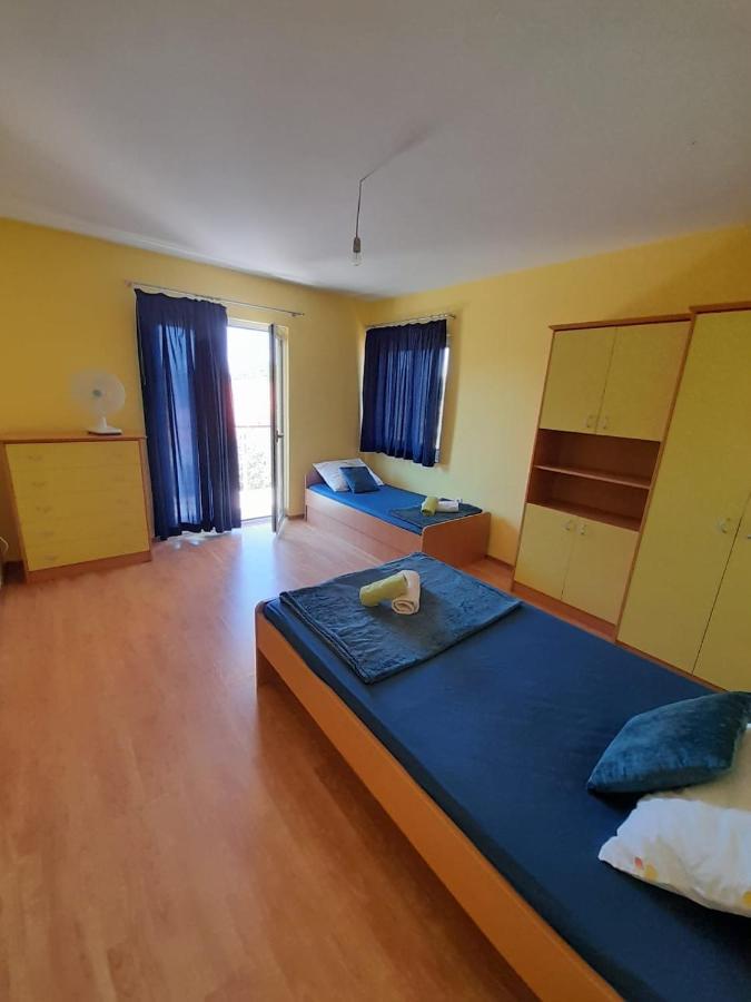 Holiday Home Anita Unesic Exterior photo