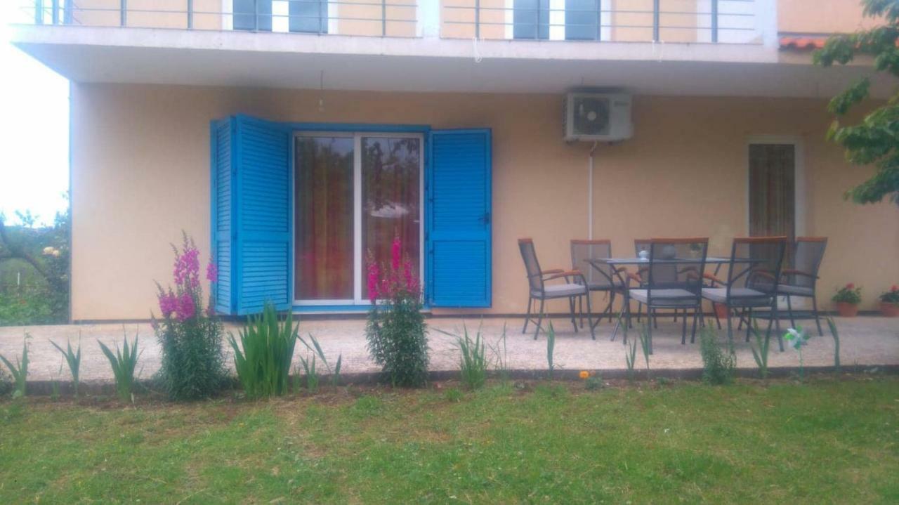 Holiday Home Anita Unesic Exterior photo